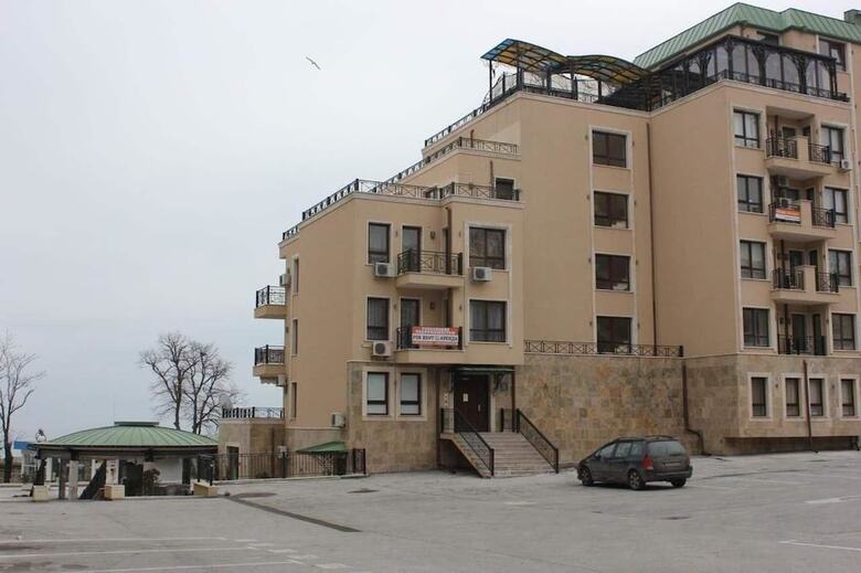 Hpm Sirena Apartments-front Line