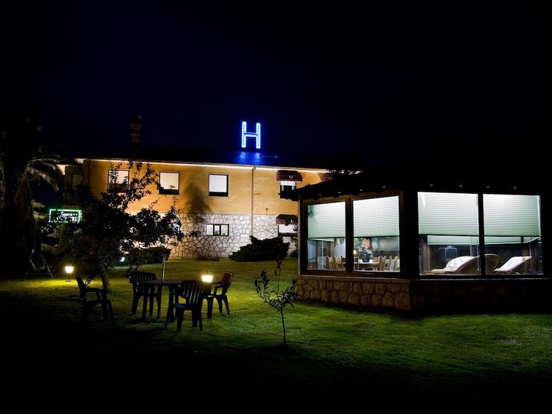 Hostal Hosteria Los Sauces