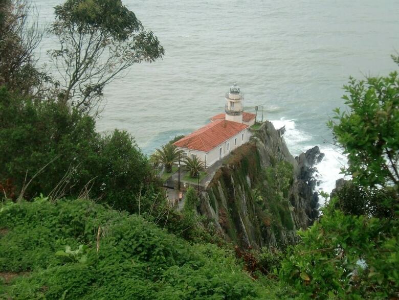 The Old Palace Tower / La Torre Del Palaci�n
