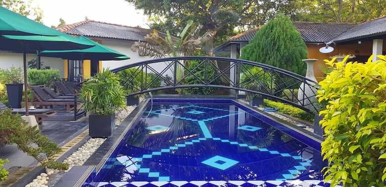 Hotel Flower Garden Lake Resort