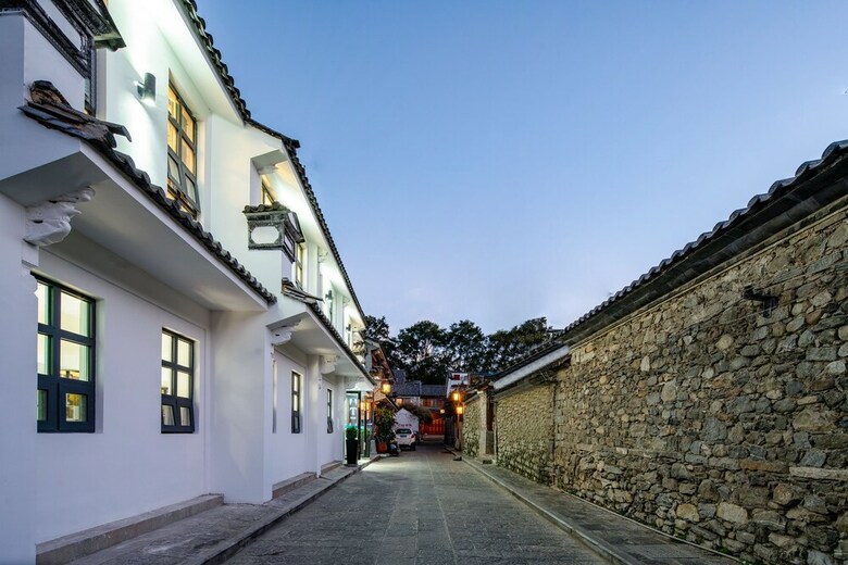 Dali T Hotel
