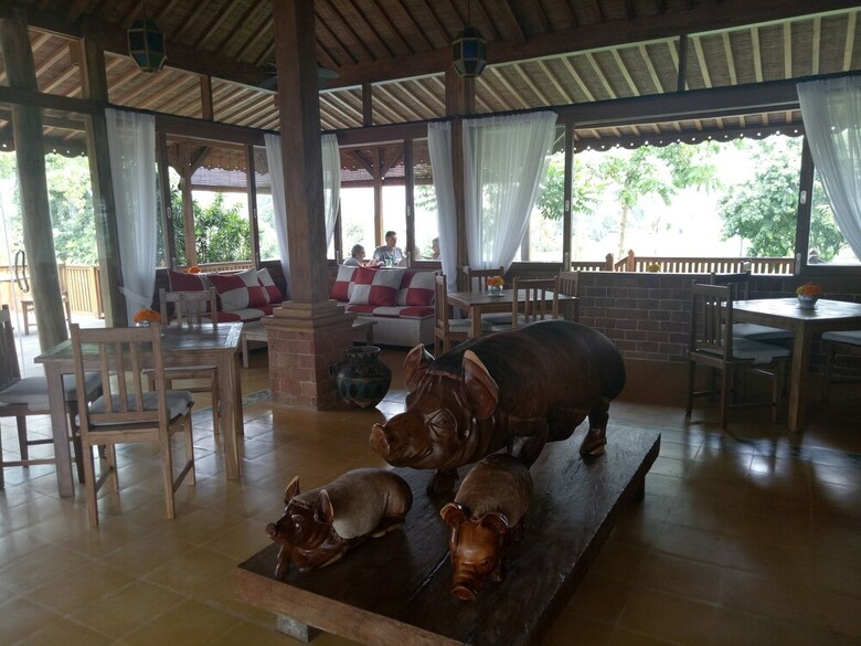 Bed & Breakfast Taulan Villa And Restaurant