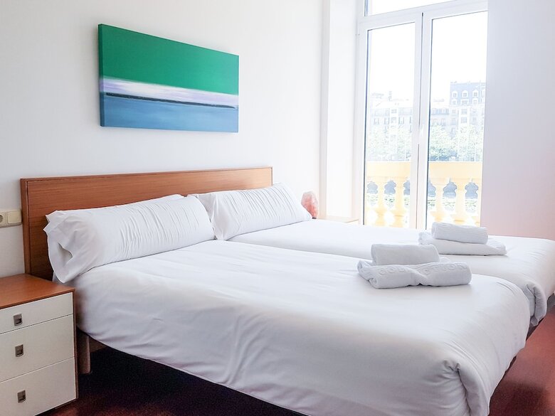 Modern Apartment With Stunning Views