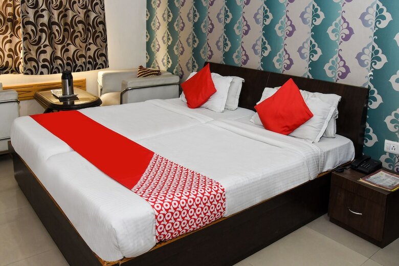 Oyo 14732 Hotel Buddha International