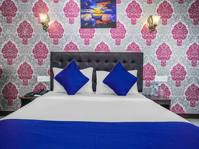 Hotel Oyo 24491 Silverkey Kharadi