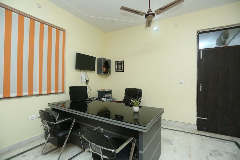 Hotel Oyo 16995 Sr Blessings
