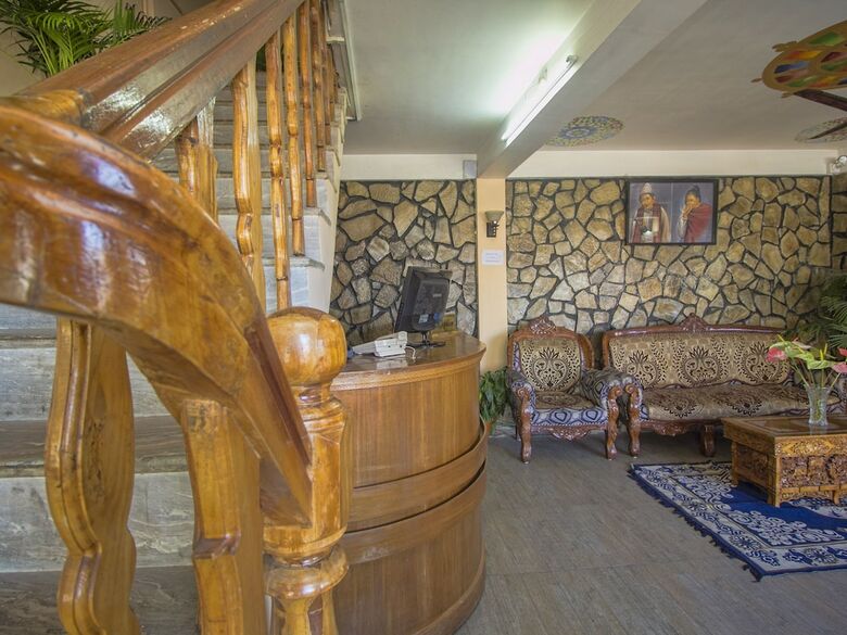 Hotel Oyo 23409 Lama Dhim