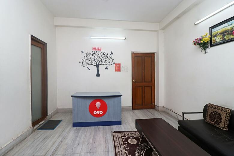 Hotel Oyo 24591 Mishra Residency Newtown