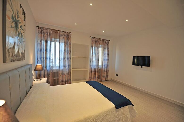 Apartamentos Terrazas Plaza Arenal 5 Dormitorios