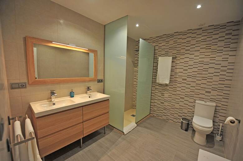 Apartamentos Terrazas Plaza Arenal 5 Dormitorios