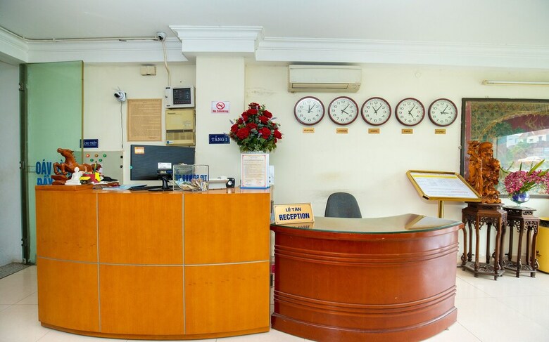 Ho Sen Xanh Hotel
