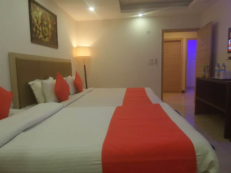 Airport Hotel Mahal