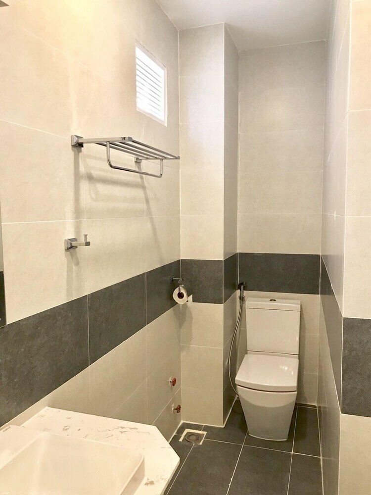 Louis Hotel - Bui Vien Walking Street