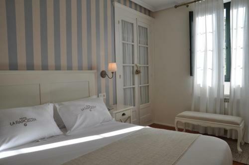 Hotel Rural La Raposera