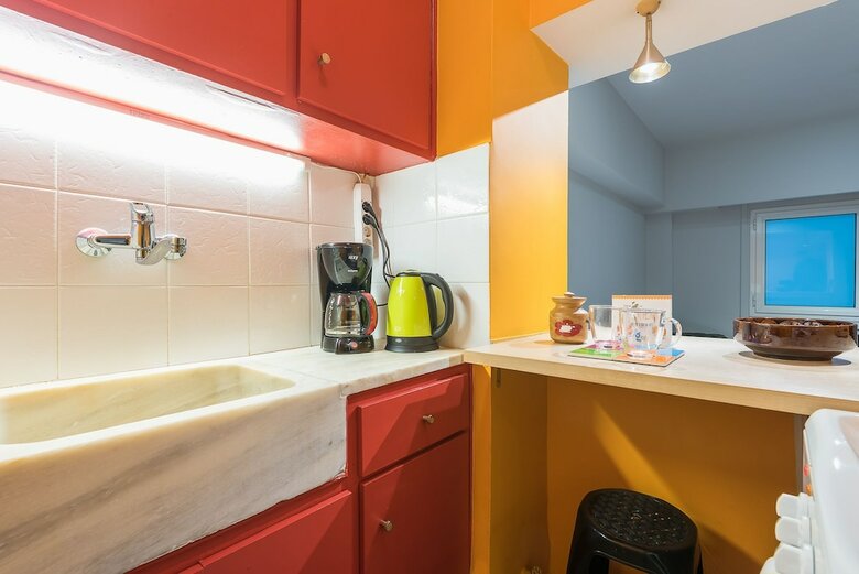 Cozy Athenian Apartment