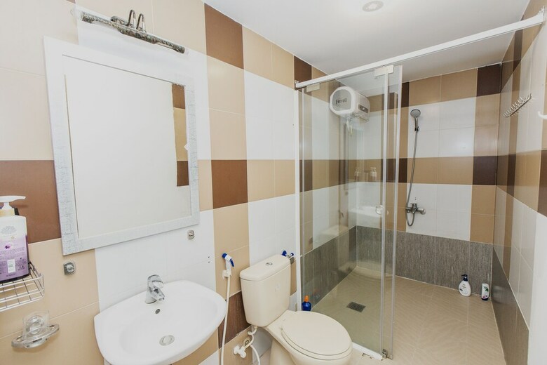 Hotel Shjmily House