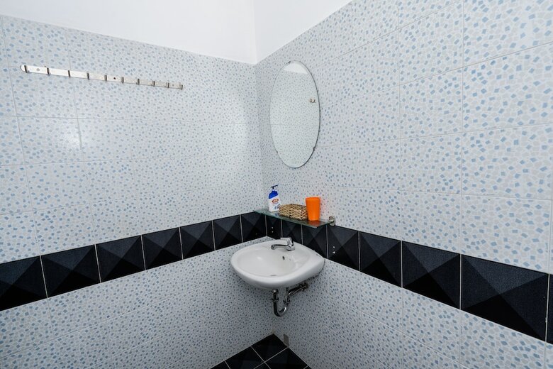 Hotel Shjmily House