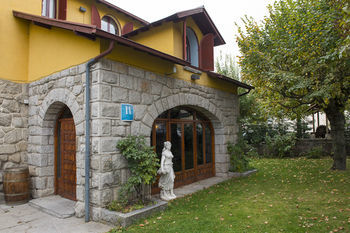 Hostal La Vi�a