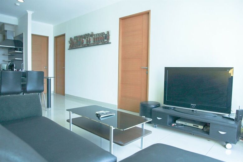 2br Hampton's Park Apartment Near Pondok Indah