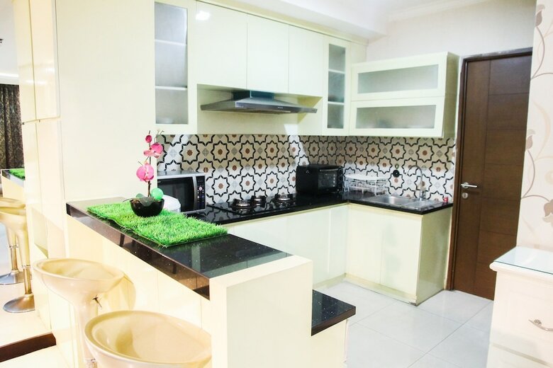 Modern Design 3br Hampton's Park Apartment Near Cilandak