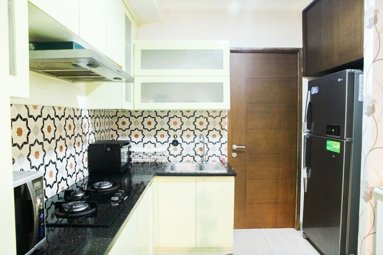 Modern Design 3br Hampton's Park Apartment Near Cilandak