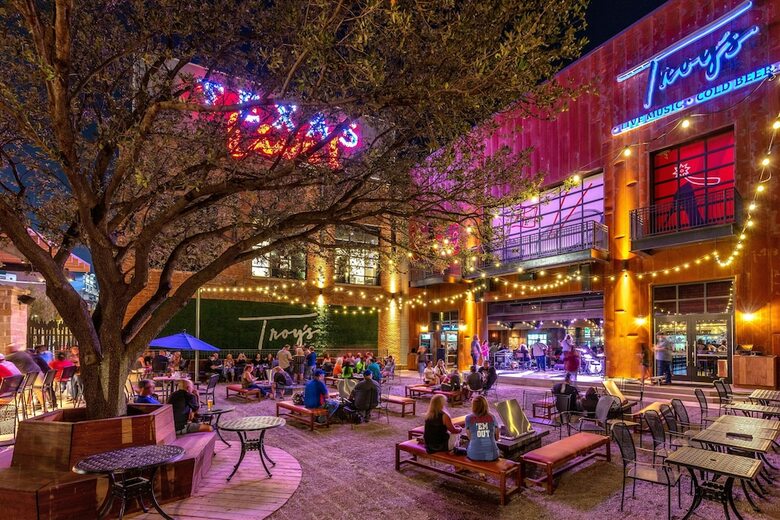 Hotel Live By Loews, Arlington, Tx