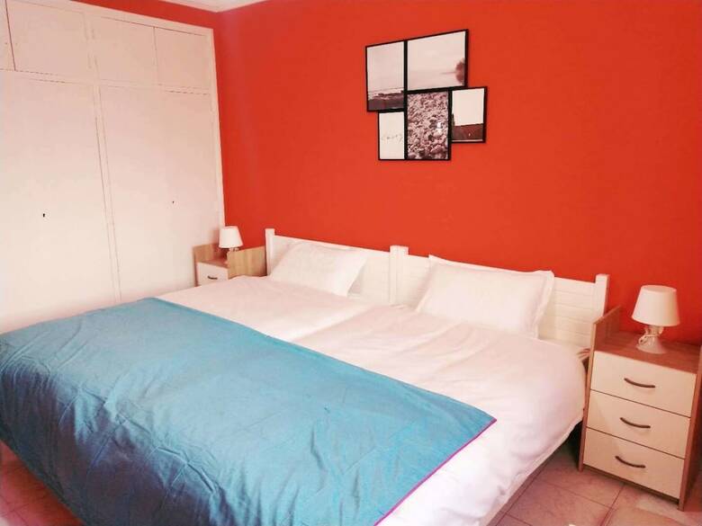 Hostal Blue And White House