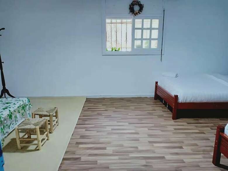 Hostal Blue And White House