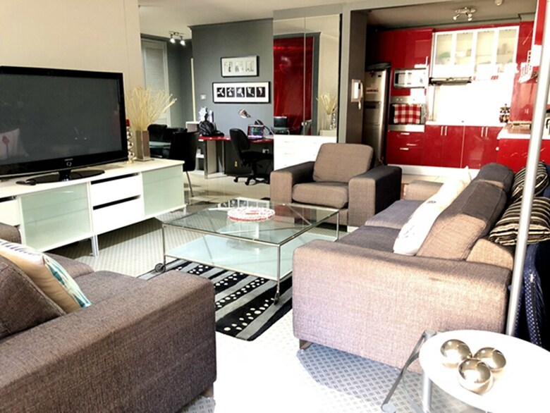 Sydney Cbd 2 Bedroom Apartment With Balcony