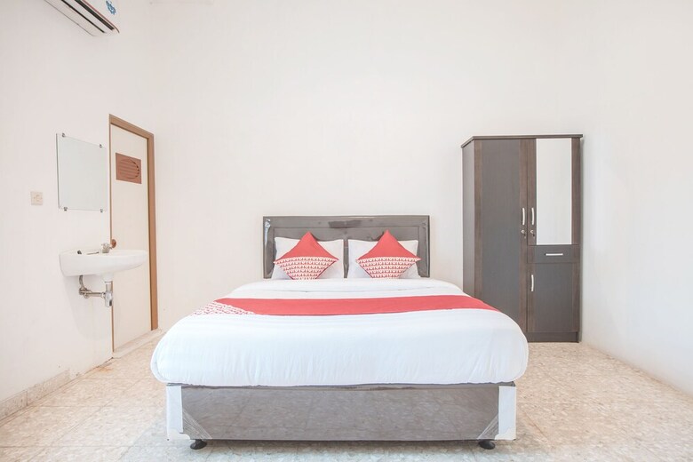 Hostal Oyo 332 Residence G17