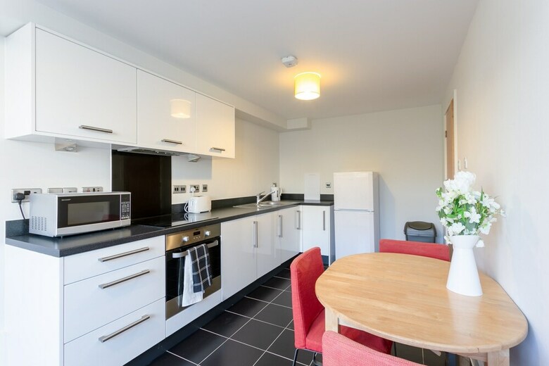 3 Bedroom Apartment In South London
