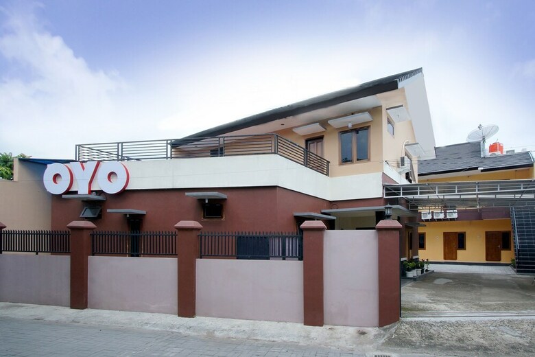Hostal Oyo 347 Bayang Brothers Guest House