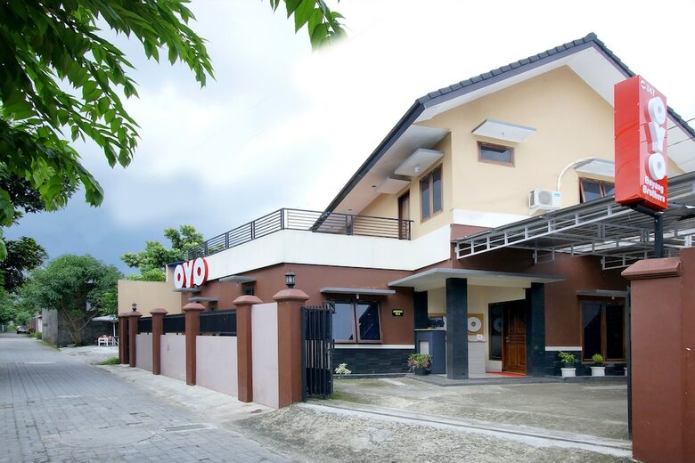 Hostal Oyo 347 Bayang Brothers Guest House