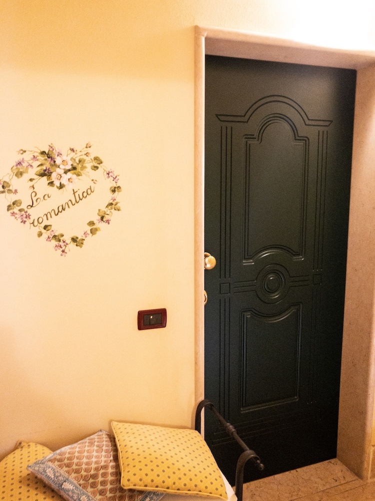 Hotel Le Finestre Su Borghetto