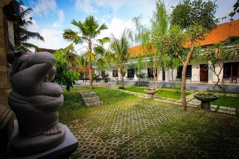 Bed & Breakfast Adil Villa And Resort
