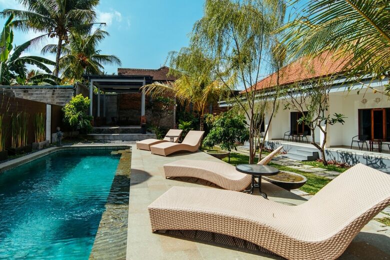 Bed & Breakfast Adil Villa And Resort