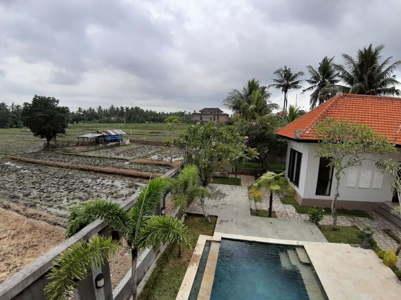 Bed & Breakfast Adil Villa And Resort