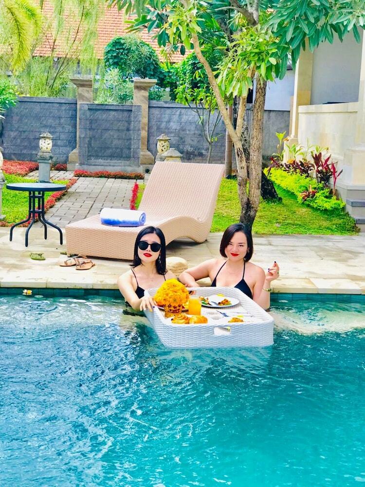 Bed & Breakfast Adil Villa And Resort
