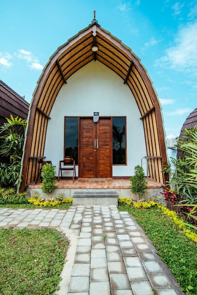 Bed & Breakfast Adil Villa And Resort