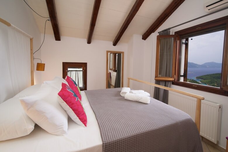 Hostal Tettix Summer House