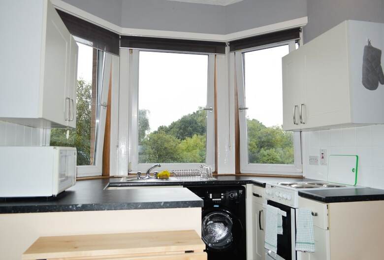 Comfy 1 Bedroom Apartment By Murrayfield