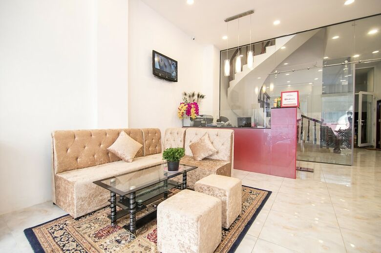 Hotel Reddoorz Plus Near Hoang Van Thu Park 2