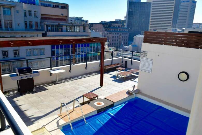 Studio Apartment With Roof Top View
