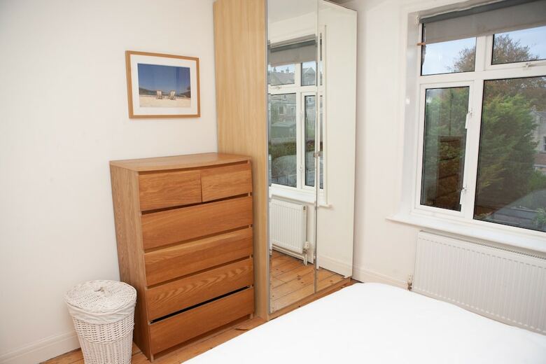 Apartamentos Charming 2 Bedroom House Near City Centre