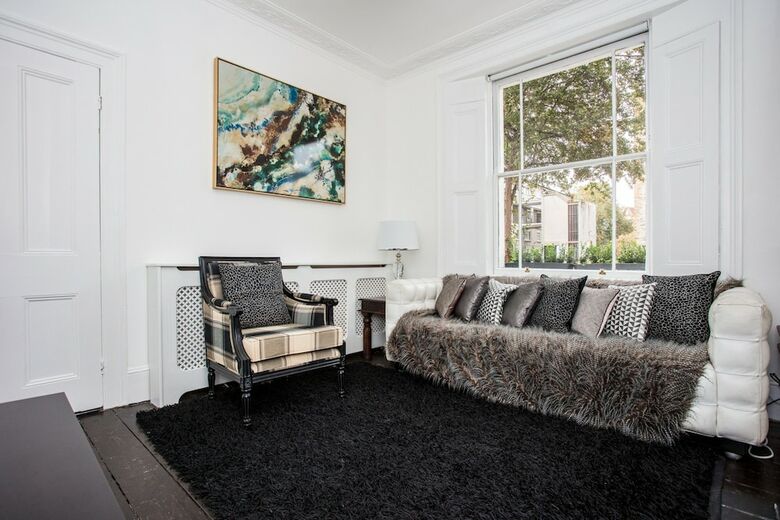 Stunning 3 Bedroom House In Clapham Manor