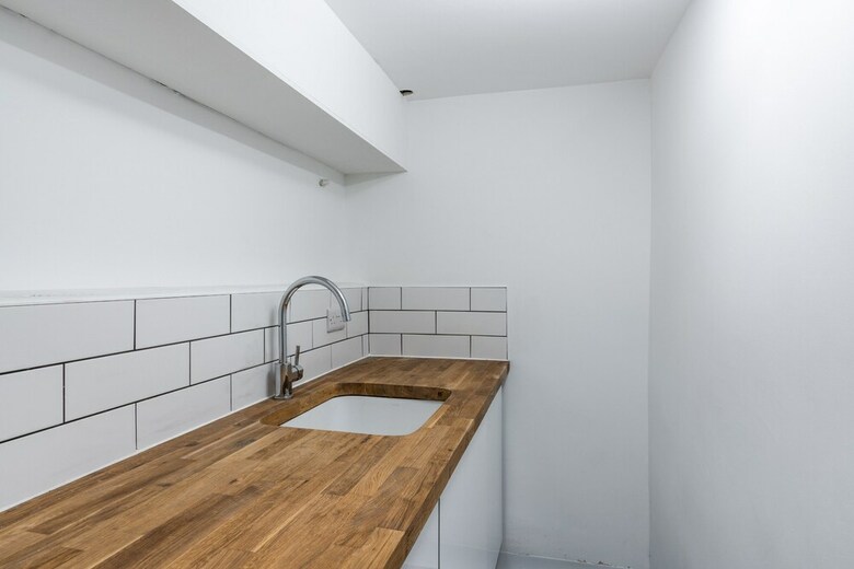 2 Bedroom Central Brighton Apartment