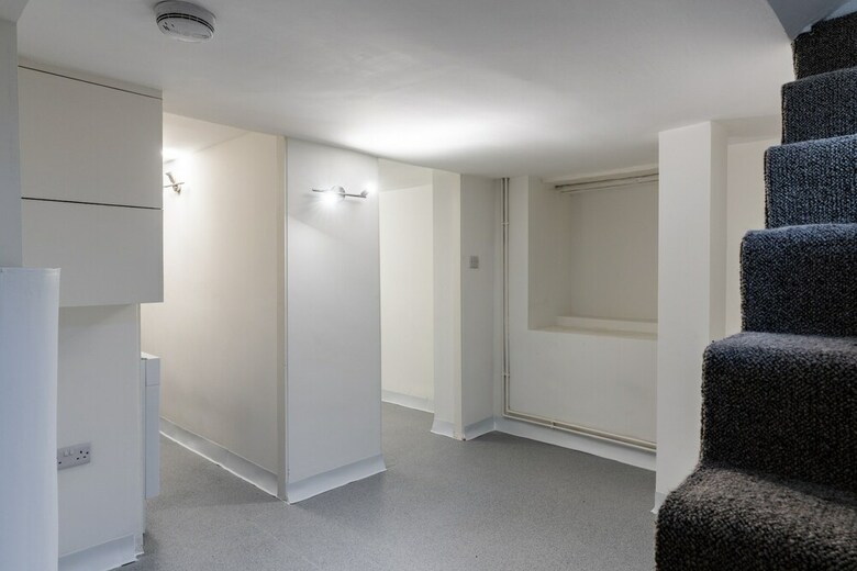 2 Bedroom Central Brighton Apartment