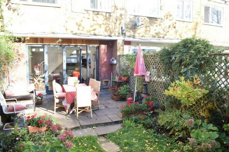 3 Bedroom House With Garden In Brixton
