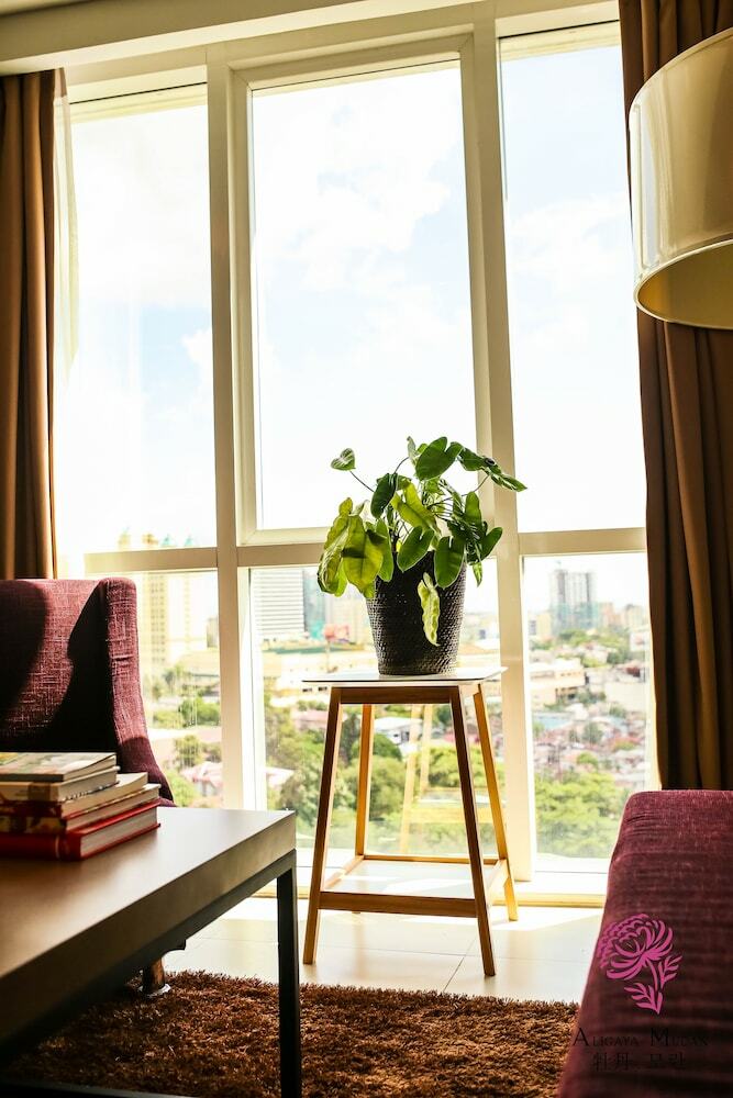 Luxury Condo 904 At The Padgett Place