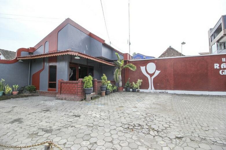 Hotel Reddoorz @ Jalan Menteri Supeno